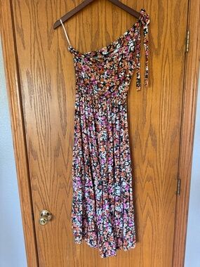 Papillon One-Shoulder Floral Maxi Dress